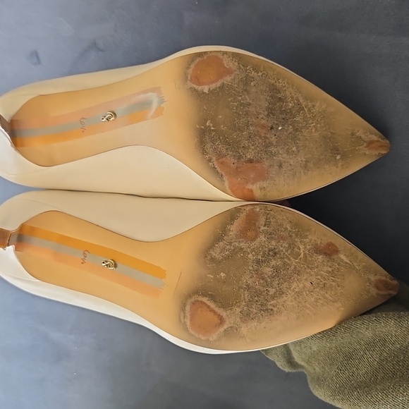 Hazel Pointed Toe Pump - Picture 3 of 5
